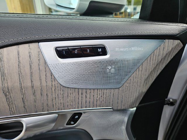 Certified 2024 Volvo XC90 B6 Ultimate w/ Lounge Package AWD/4WD image 22