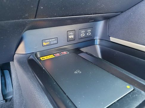 Used 2025 Toyota Camry LE FWD image 15