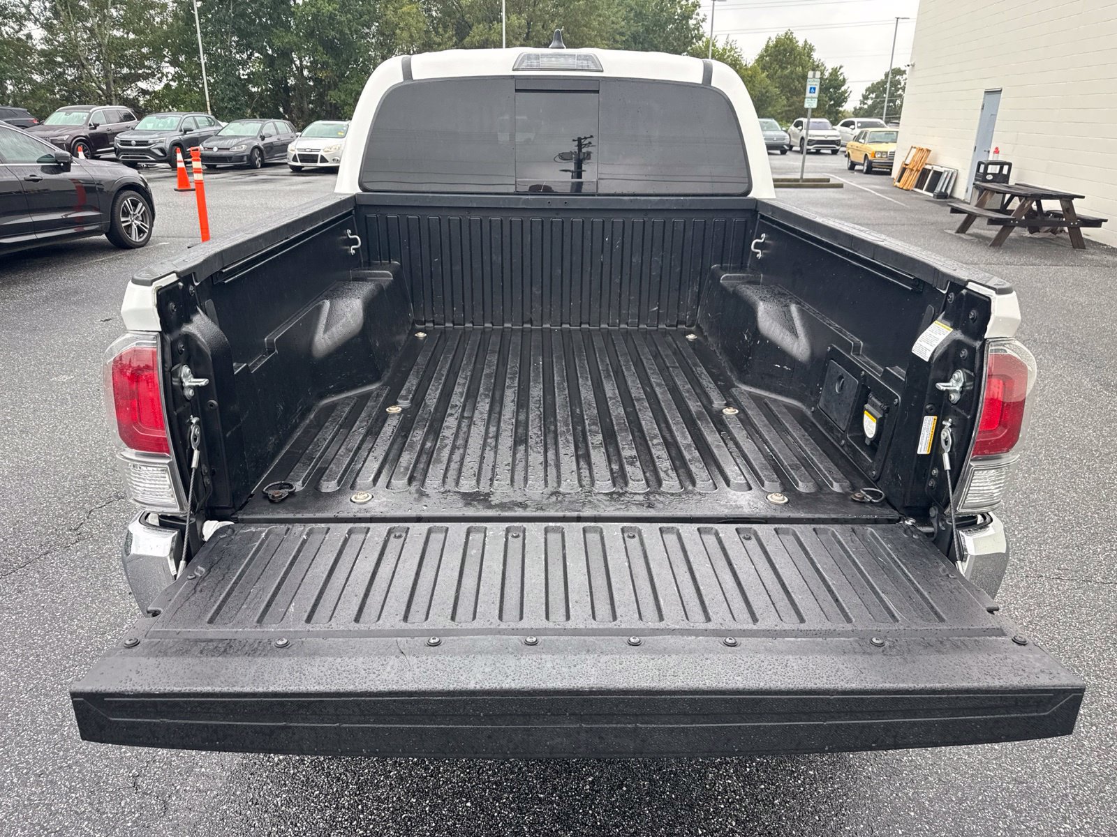 Used 2022 Toyota Tacoma TRD Off-Road AWD/4WD image 10