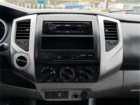 Used 2013 Toyota Tacoma 4x4 Double Cab w/ TRD Sport Pkg image 20