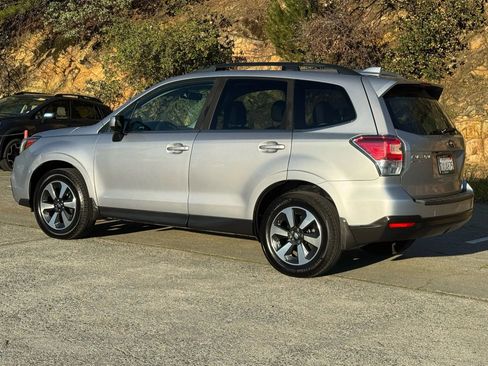 Used 2017 Subaru Forester 2.5i Limited image 4