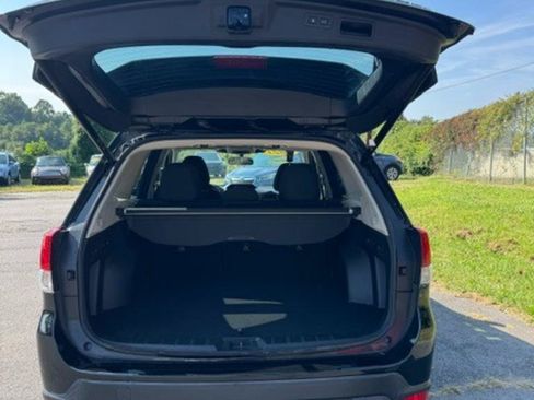 Used 2023 Subaru Forester Premium AWD/4WD image 17