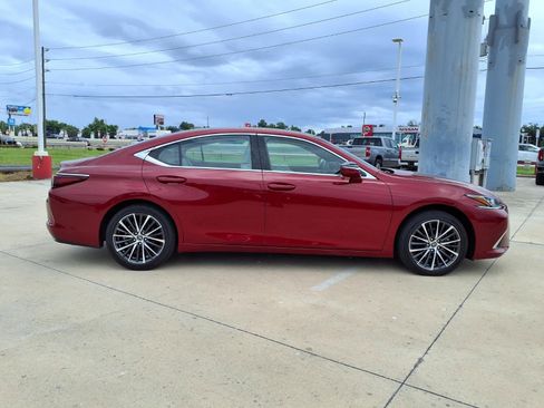 Used 2023 Lexus ES 350 w/ Premium Package FWD image 5
