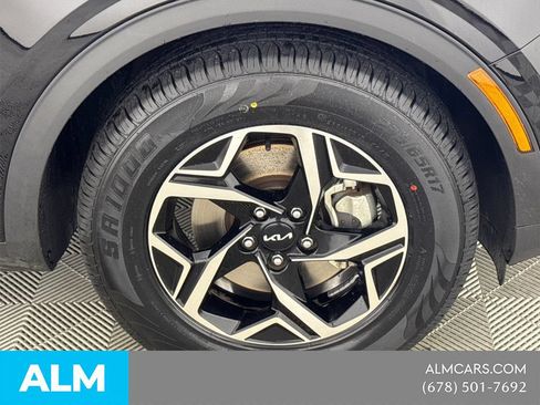 Used 2025 Kia Sportage LX FWD image 16