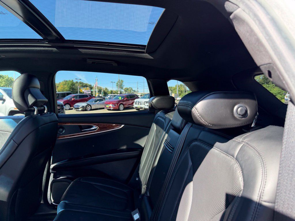 Used 2019 Lincoln Nautilus Reserve AWD/4WD image 12