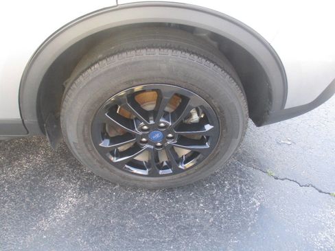 Used 2022 Ford Escape SE image 10