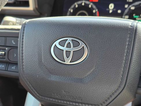 Certified 2025 Toyota Tacoma TRD Sport AWD/4WD image 31