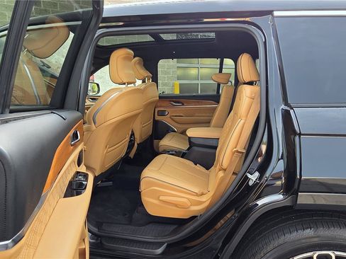 Used 2022 Jeep Grand Cherokee L Summit AWD/4WD image 29