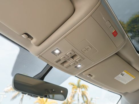 Used 2022 Volkswagen Atlas SE w/ Panoramic Sunroof Package FWD image 20