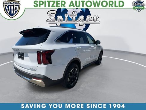 Certified 2025 Kia Sorento S FWD image 9