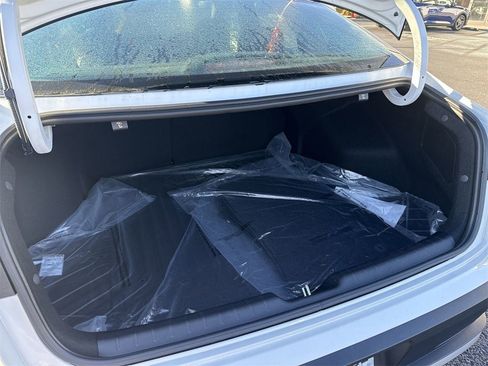 New 2025 Kia K4 LXS image 40