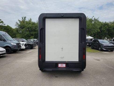Used 2024 Chevrolet Brightdrop 400 w/ Commercial Equipment Package AWD/4WD image 6