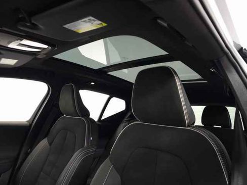 Certified 2025 Volvo XC40 B5 Plus image 19