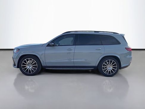 Used 2025 Mercedes-Benz GLS 580 4MATIC image 2