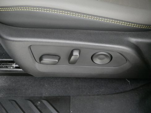 Used 2025 Chevrolet Colorado ZR2 w/ Technology Package image 20