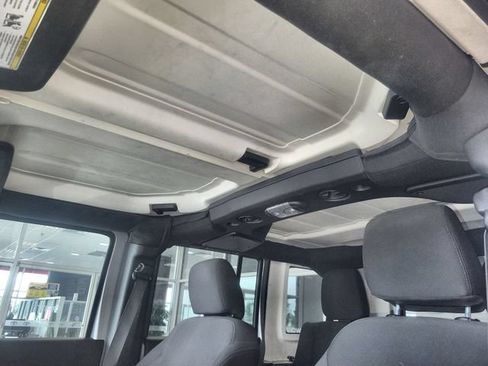 Used 2017 Jeep Wrangler Unlimited Sport w/ Quick Order Package 24S AWD/4WD image 20