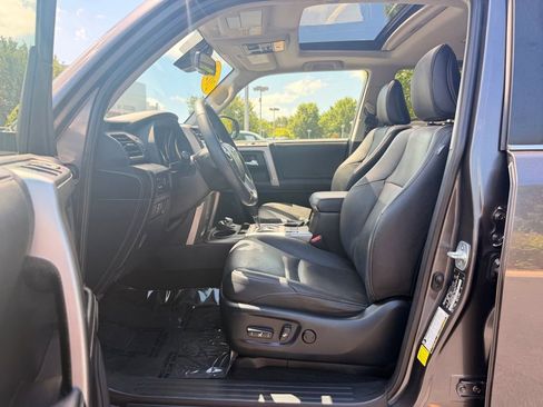 Used 2020 Toyota 4Runner Limited AWD/4WD image 23