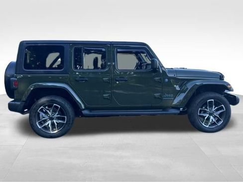 Used 2024 Jeep Wrangler Unlimited w/ Convenience Group AWD/4WD image 13