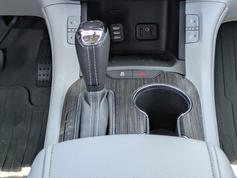 Used 2019 GMC Acadia SLT FWD image 18