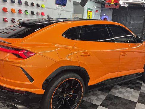 Used 2021 Lamborghini Urus AWD/4WD image 11