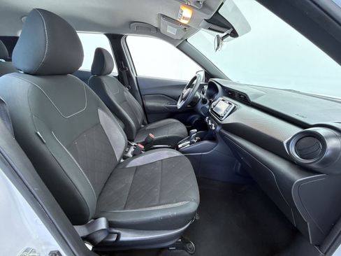 Used 2020 Nissan Kicks S FWD image 15