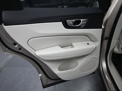 New 2026 Volvo XC60 B5 Ultra w/ Protection Package Premier image 15