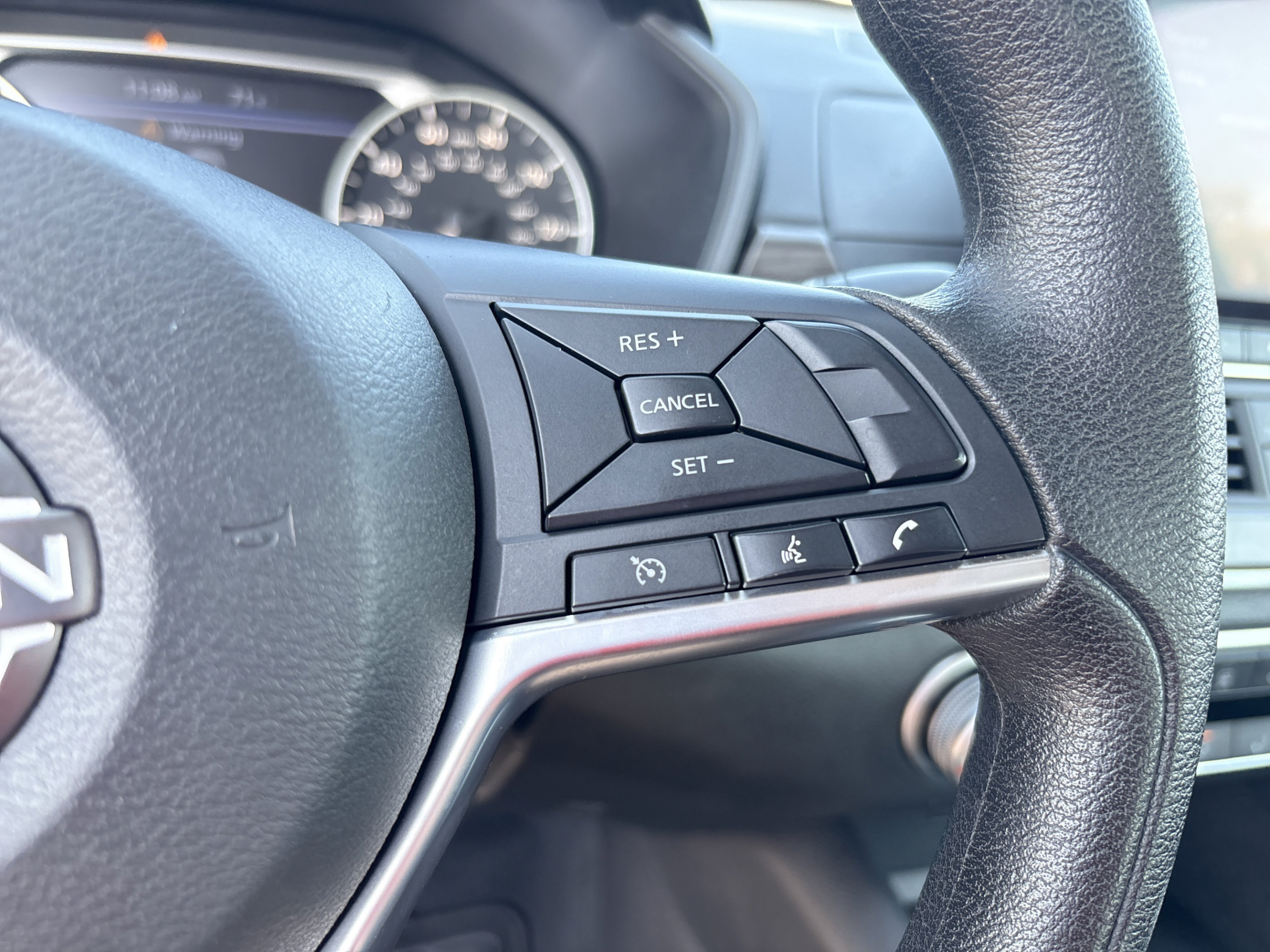 Used 2025 Nissan Altima 2.5 SV FWD image 23