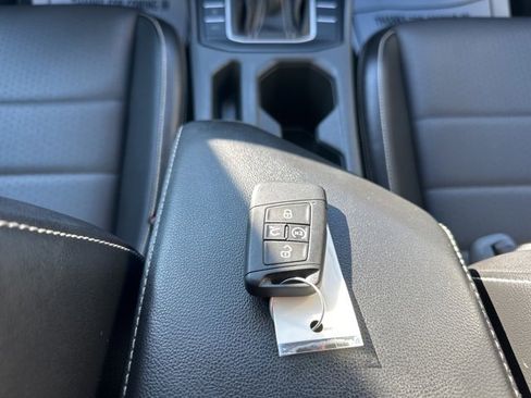 Used 2024 Volkswagen Jetta SE image 22