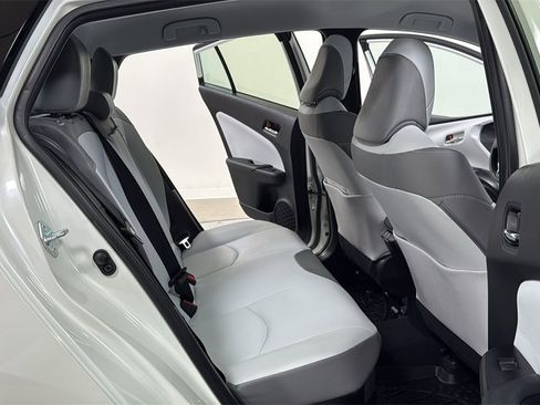 Used 2020 Toyota Prius Prime Limited image 17