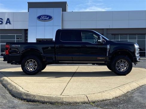 Used 2025 Ford F250 Platinum w/ Platinum Plus Package image 2