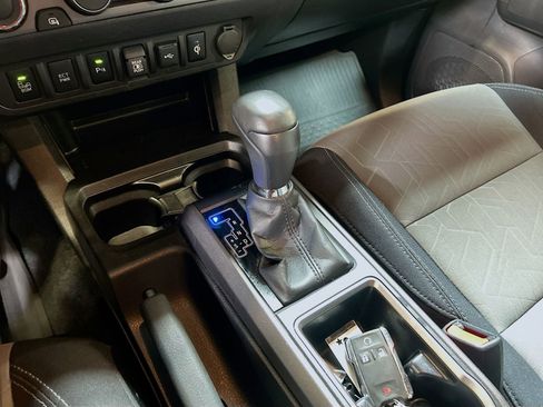 Used 2023 Toyota Tacoma TRD Sport w/ Advanced Technology Package image 16