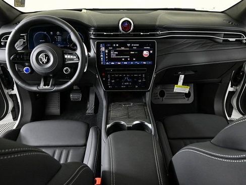 New 2025 Maserati Grecale Modena image 20