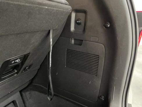 Used 2025 Kia Carnival FWD image 46