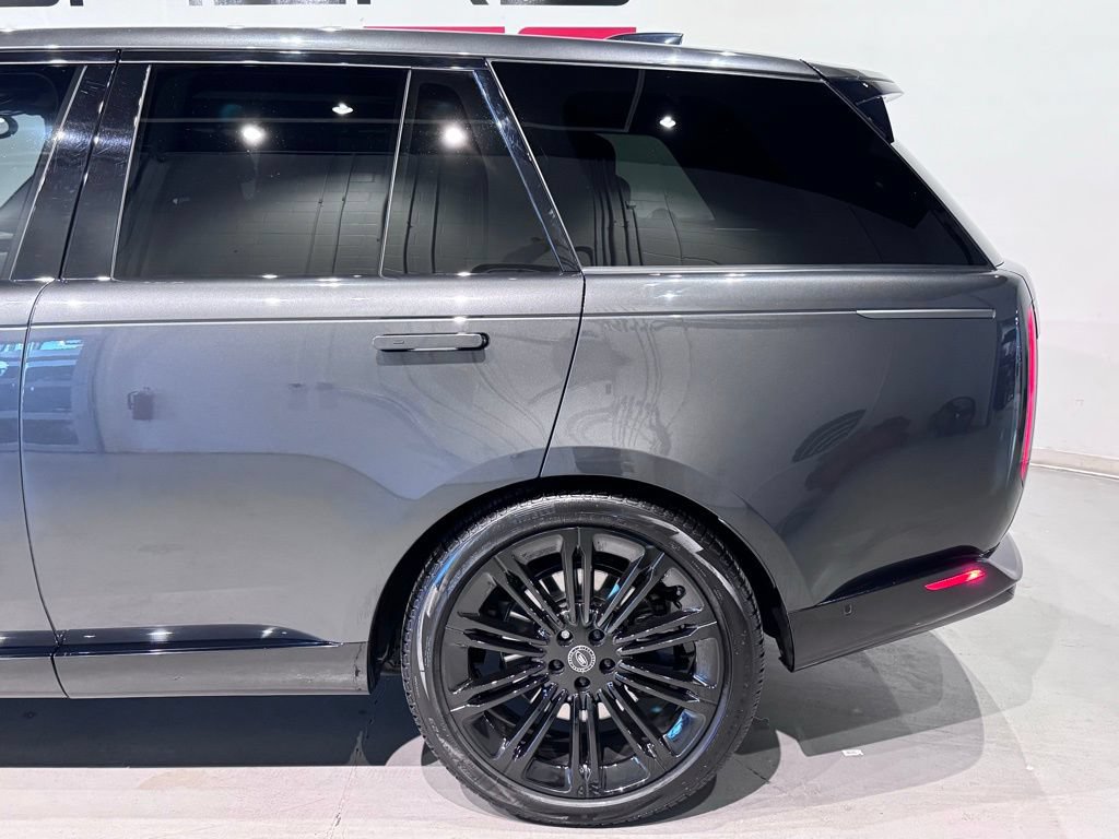 Used 2024 Land Rover Range Rover SV AWD/4WD image 14