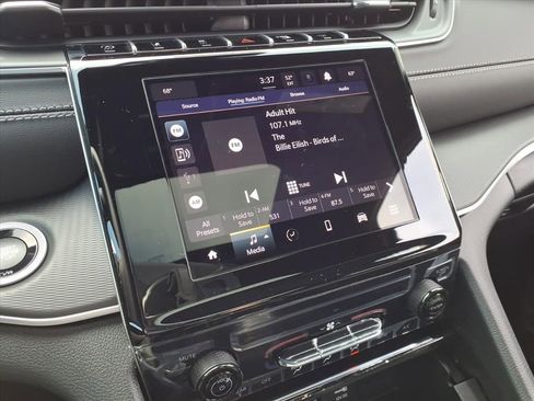 New 2025 Jeep Grand Cherokee L Laredo image 22