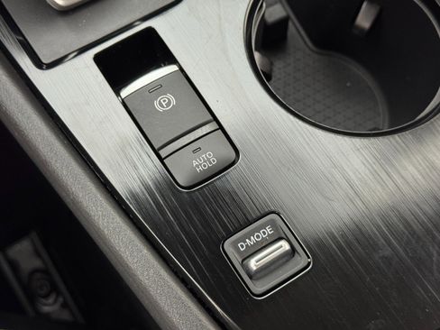 Used 2023 Nissan Rogue SV image 26