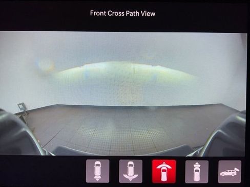 Used 2022 Chrysler Pacifica Touring-L w/ Uconnect Theater Family Group image 18