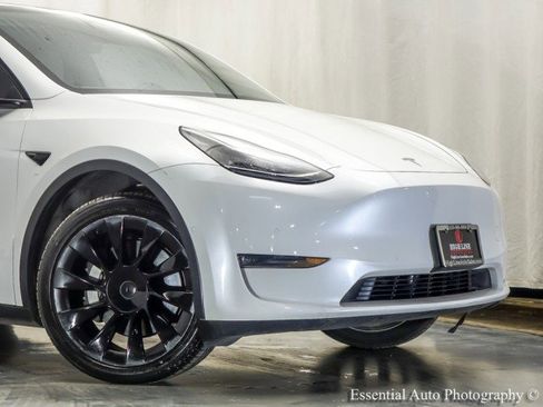 Used 2020 Tesla Model Y Long Range image 2