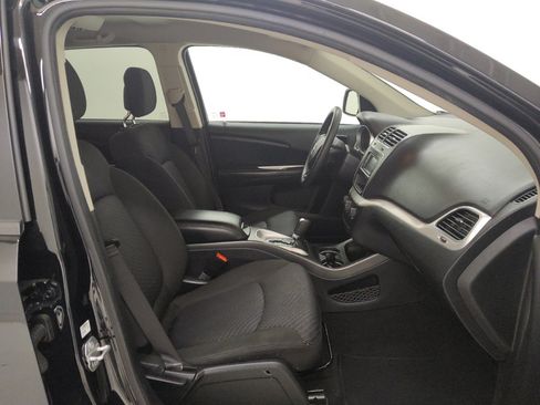 Used 2019 Dodge Journey SE w/ Blacktop Package FWD image 21