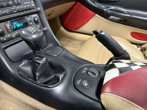 Used 2004 Chevrolet Corvette Convertible w/ Preferred Equipment Group image 12