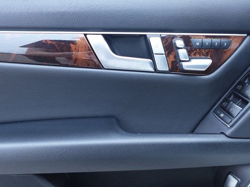 Used 2014 Mercedes-Benz C 250 Sedan image 8