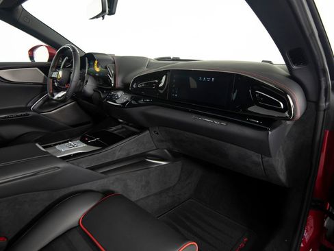 Used 2025 Ferrari Purosangue AWD/4WD image 29