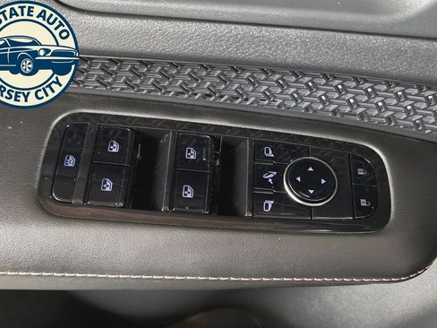 Used 2023 Nissan Ariya AWD image 23