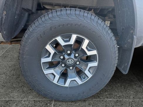 Used 2016 Toyota Tacoma TRD Off-Road w/ Towing Package AWD/4WD image 14