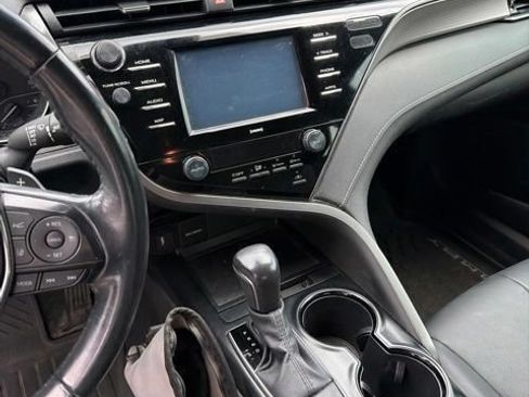 Used 2020 Toyota Camry SE FWD image 7