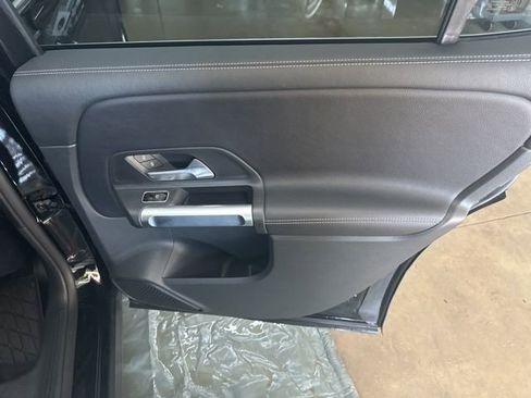 Used 2023 Mercedes-Benz GLB 250 GLB 250 image 19