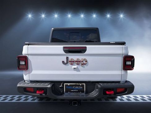 Used 2024 Jeep Gladiator Rubicon w/ Steel Bumper Group AWD/4WD image 4