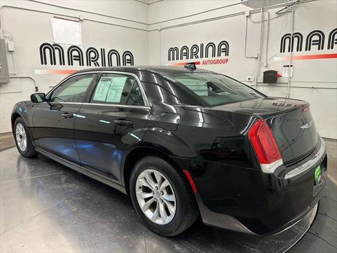 Certified 2021 Chrysler 300 Touring image 12