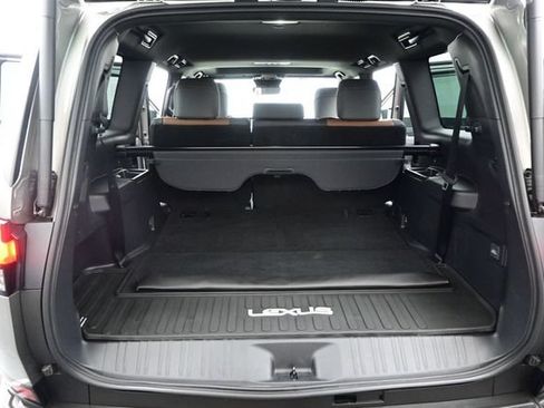 Used 2024 Lexus GX 550 w/ Cold Area Package AWD/4WD image 16