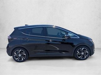 Used 2022 Chevrolet Bolt LT w/ Infotainment Package FWD video 4
